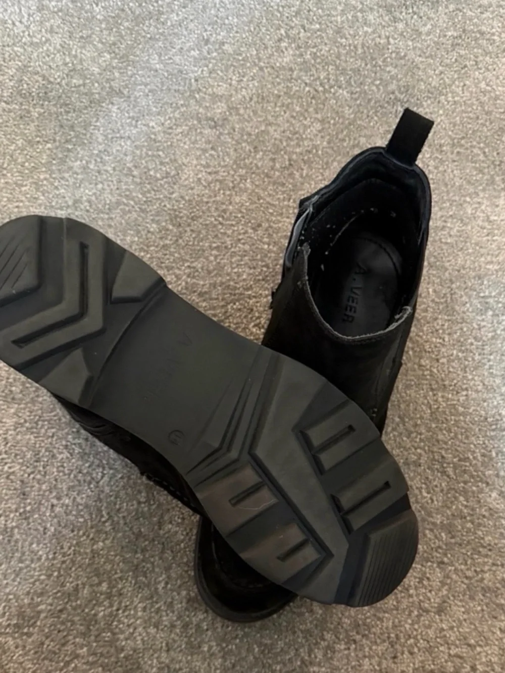 A. Veer classic black